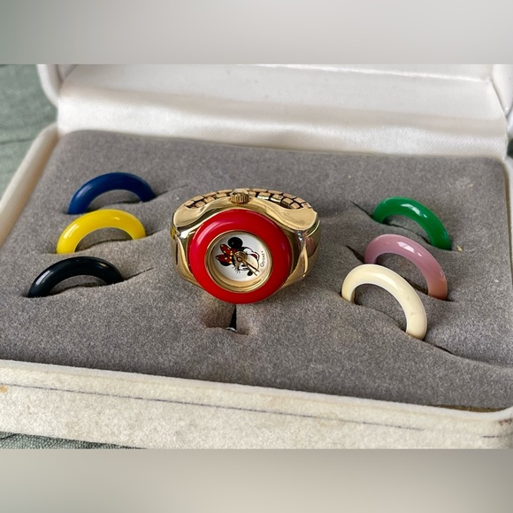 Disney Jewelry - VINTAGE DISNEY MINNIE MOUSE GOLD RING WATCH BY EXACTLY JAPAN MOVT COLOR CHANGING